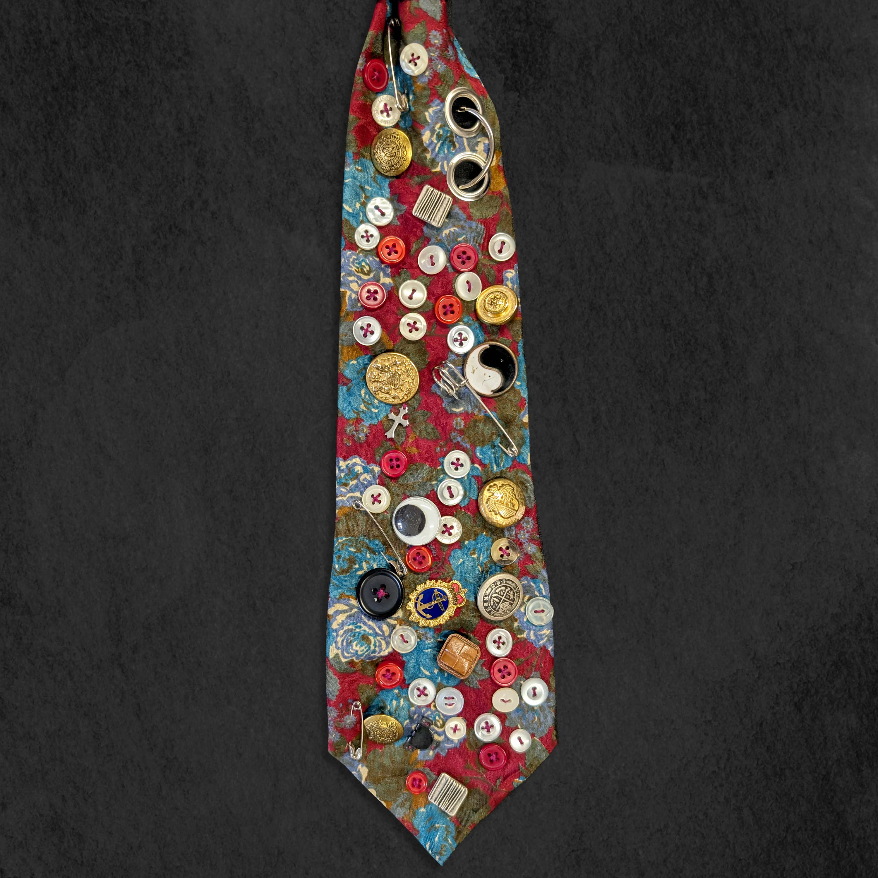 Vintage Button Tie