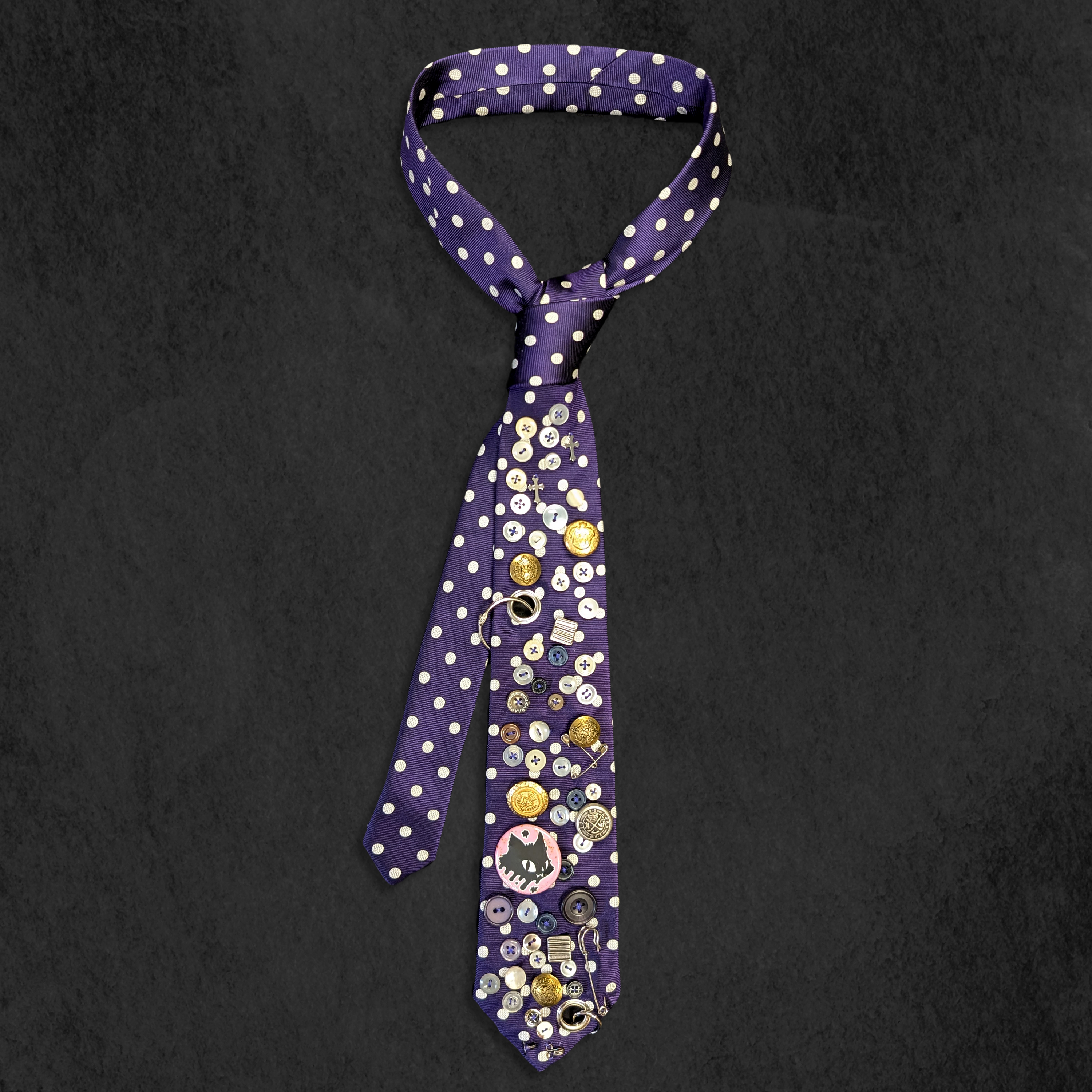 Vintage Button Tie