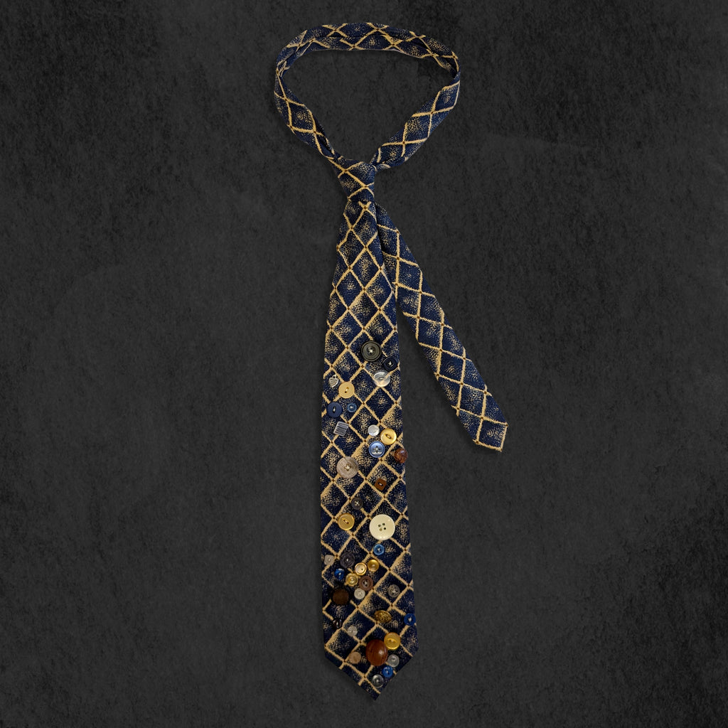 Button Hatch Tie