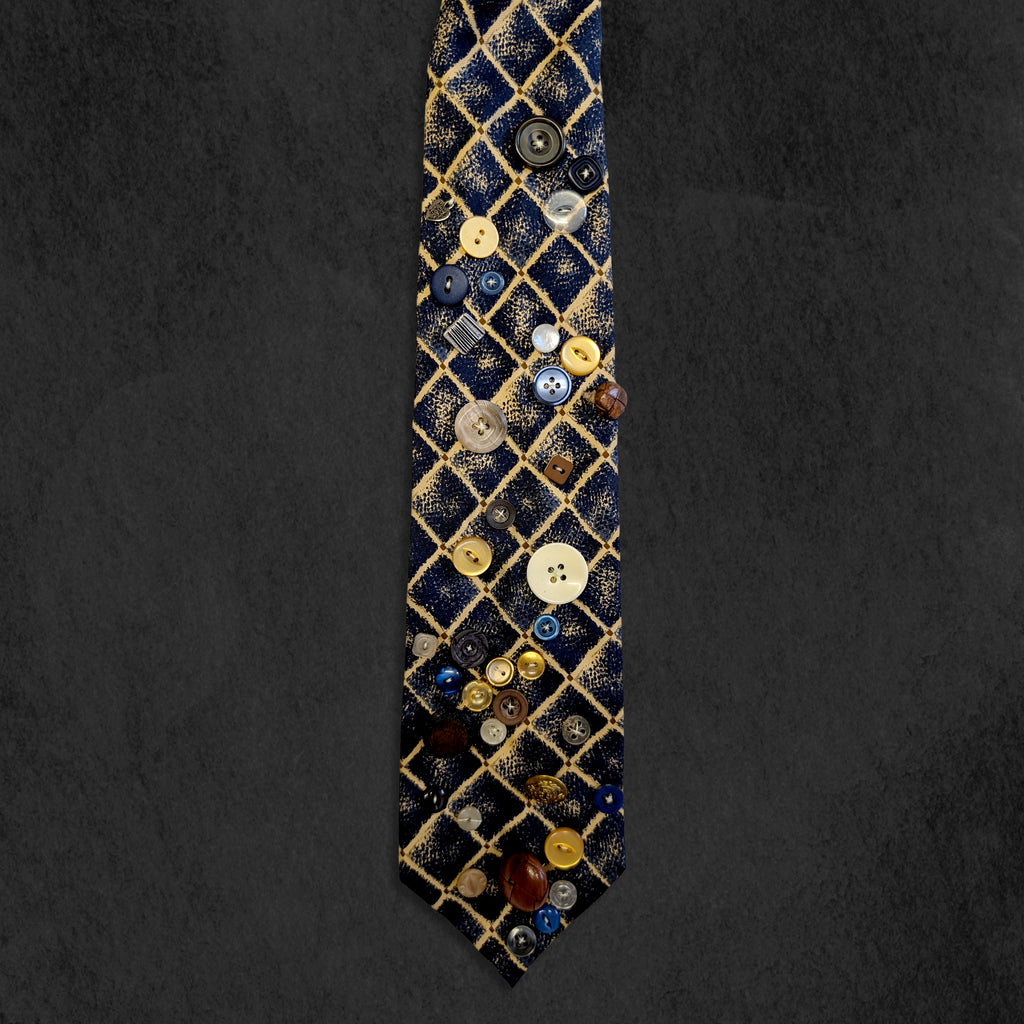 Button Hatch Tie