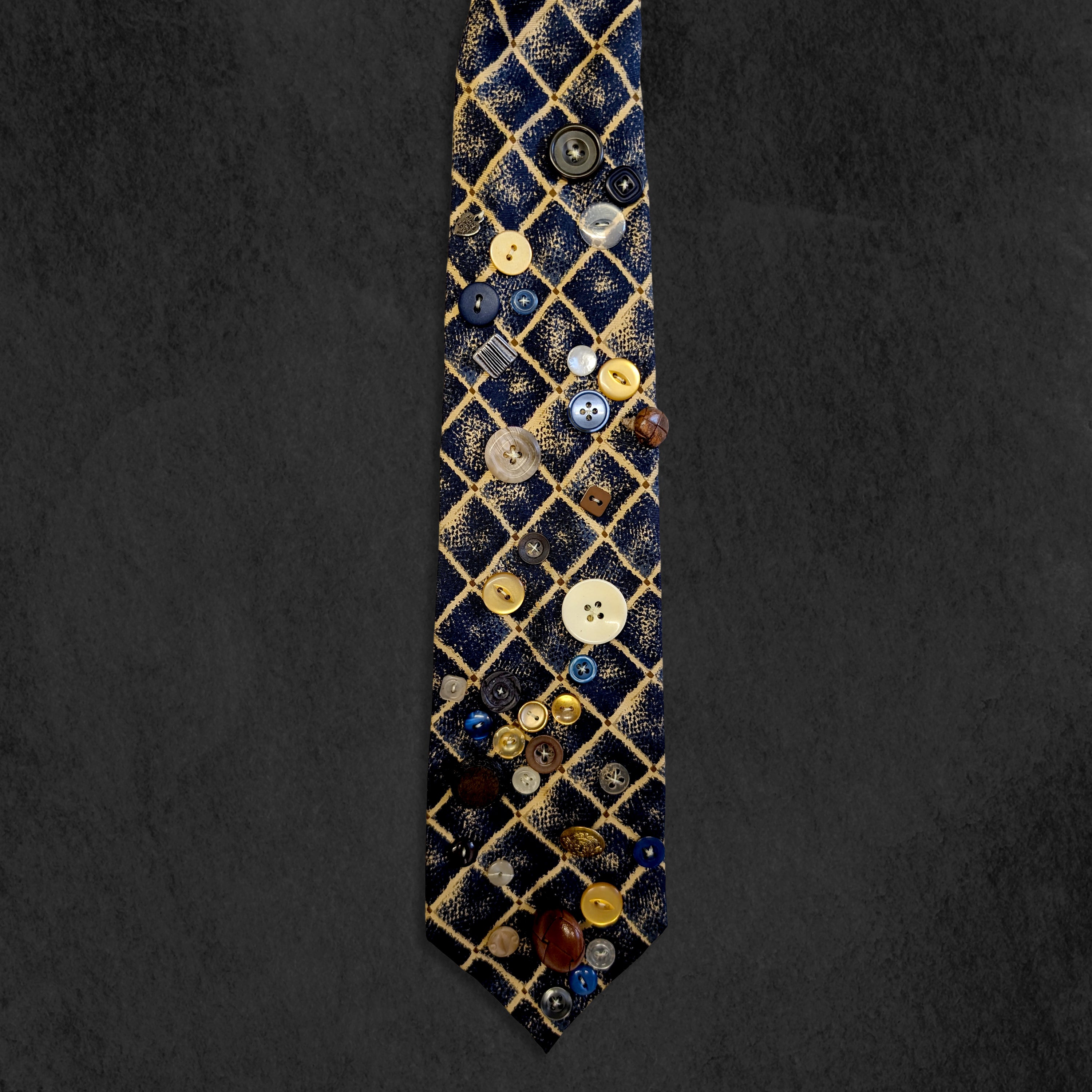 Button Hatch Tie