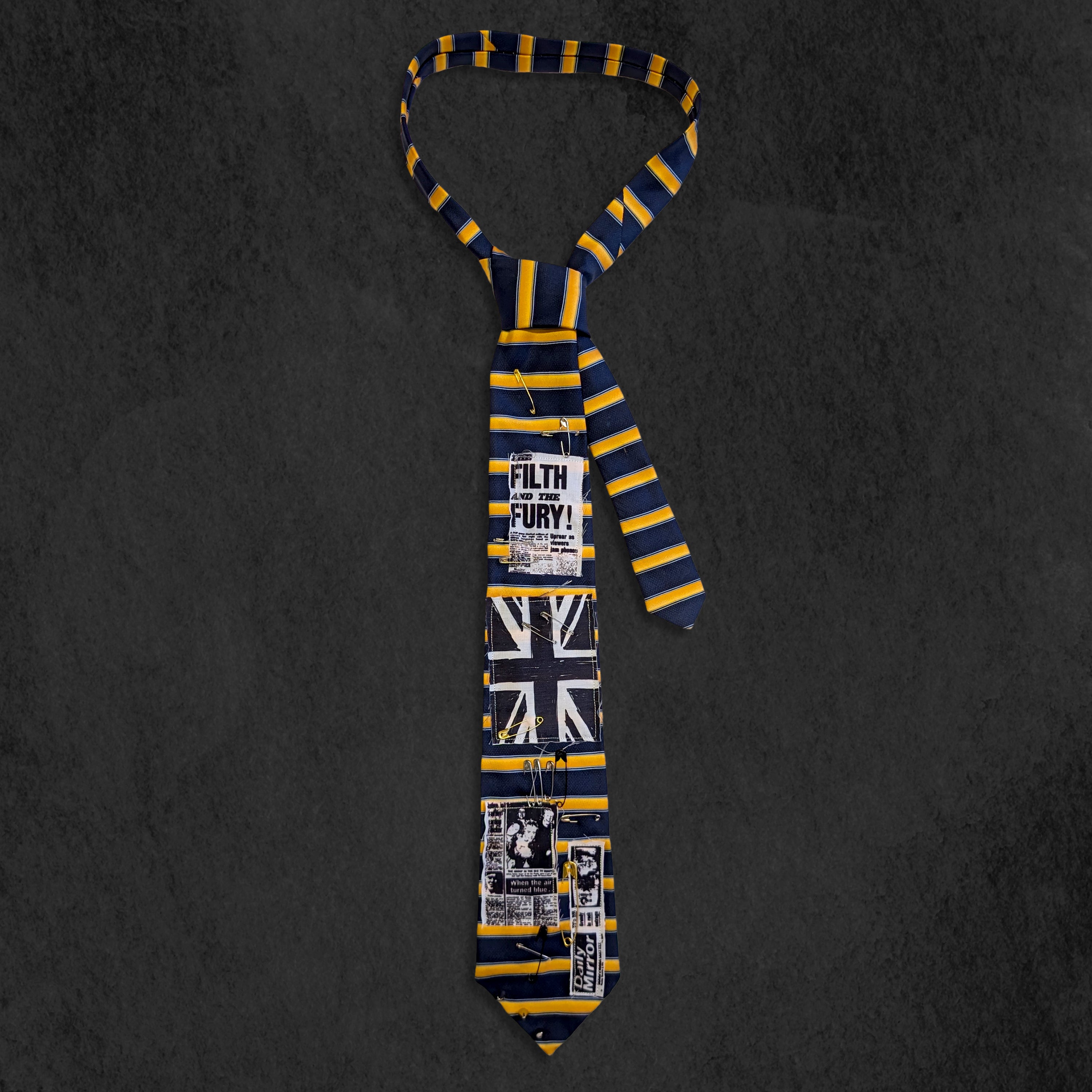 Bee Tie